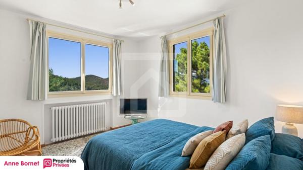 Bastide 7 pièces avec piscine et terrain de 13000 m2 - Massif de l'Estérel
