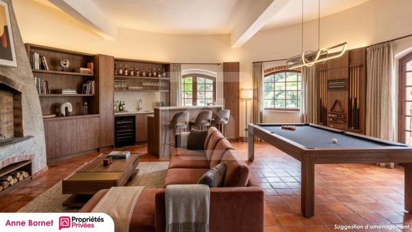 Bastide 7 pièces avec piscine et terrain de 13000 m2 - Massif de l'Estérel