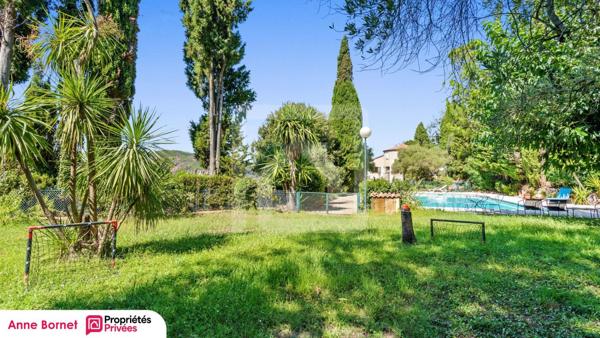 Bastide 7 pièces avec piscine et terrain de 13000 m2 - Massif de l'Estérel