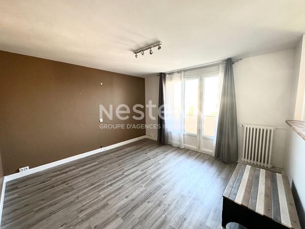 Proche RER A - 2 pièces avec balcon et box