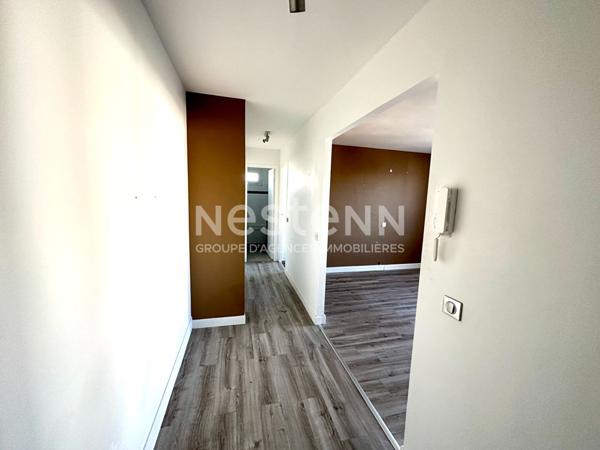 Proche RER A - 2 pièces avec balcon et box