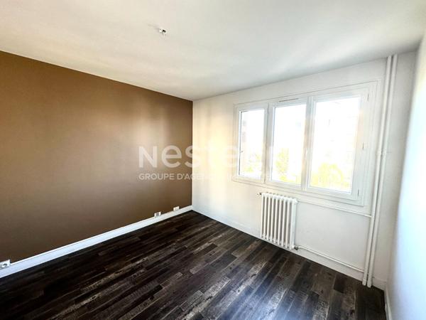 Proche RER A - 2 pièces avec balcon et box