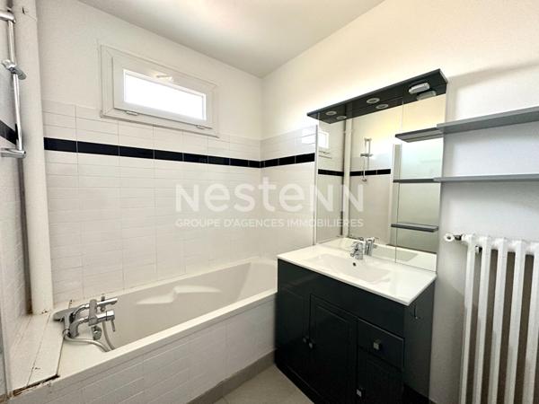 Proche RER A - 2 pièces avec balcon et box