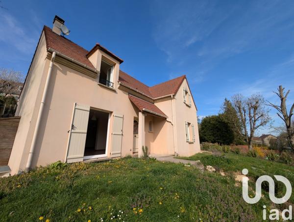 Maison traditionnelle 6 pièces de 142 m² à Oinville-sur-Montcient (78250)