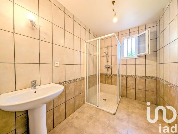 Maison traditionnelle 6 pièces de 142 m² à Oinville-sur-Montcient (78250)