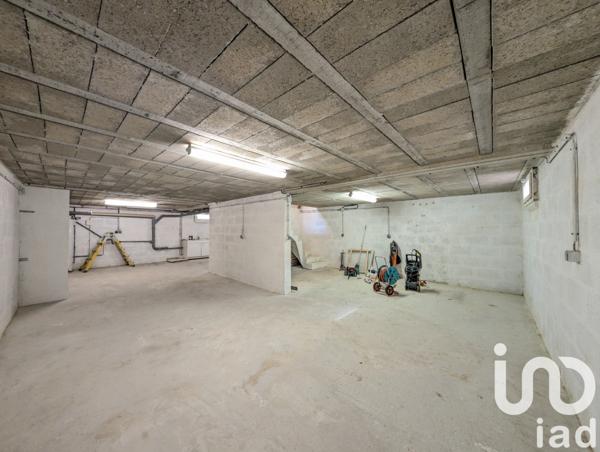 Maison traditionnelle 6 pièces de 142 m² à Oinville-sur-Montcient (78250)