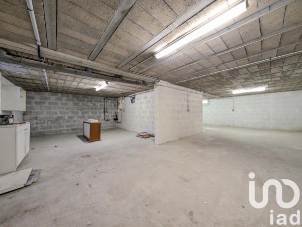 Maison traditionnelle 6 pièces de 142 m² à Oinville-sur-Montcient (78250)