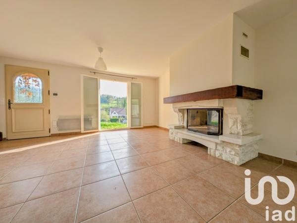 Maison traditionnelle 6 pièces de 142 m² à Oinville-sur-Montcient (78250)