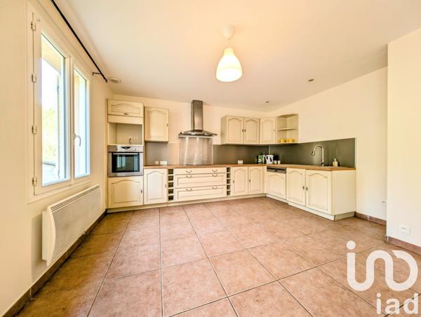 Maison traditionnelle 6 pièces de 142 m² à Oinville-sur-Montcient (78250)