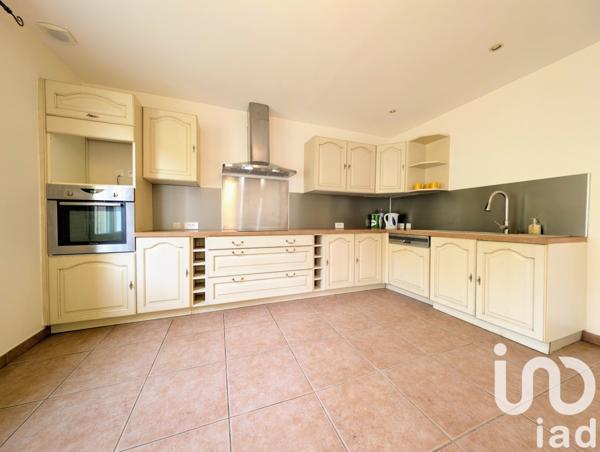 Maison traditionnelle 6 pièces de 142 m² à Oinville-sur-Montcient (78250)