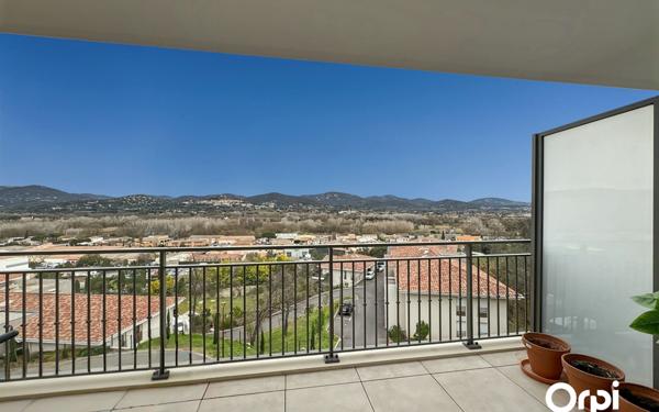 Appartement à vendre    3 pièces • 63 m2 Cogolin