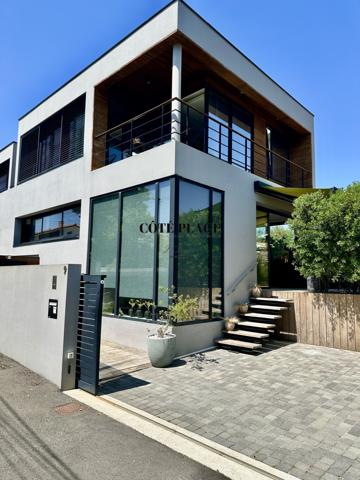 Vaux-sur-Mer (17640) Lignes épurées et horizon bleu – Villa moderne à deux pas des plages