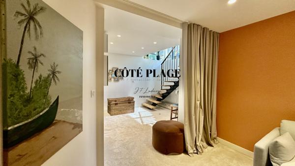 Vaux-sur-Mer (17640) Lignes épurées et horizon bleu – Villa moderne à deux pas des plages