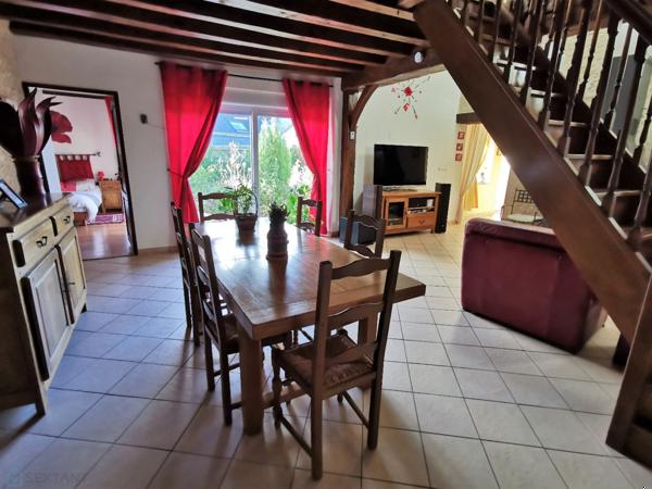 Belle longère rénovée sur jardin clos.