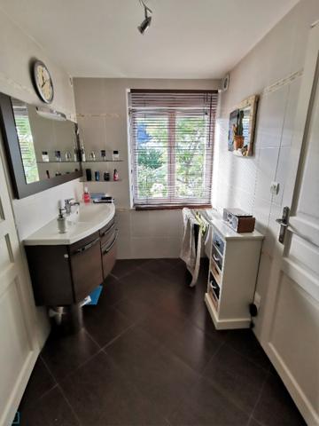 Belle longère rénovée sur jardin clos.