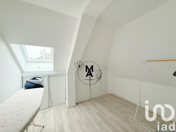 Pavillon 7 pièces de 108 m² à Grandvilliers (60210)