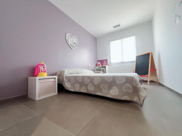 Magnifique maison de 118 m² en R+1 sur un terrain de 435 m²  en 3 faces piscinable et sans vis-à-vis