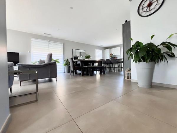 Magnifique maison de 118 m² en R+1 sur un terrain de 435 m²  en 3 faces piscinable et sans vis-à-vis