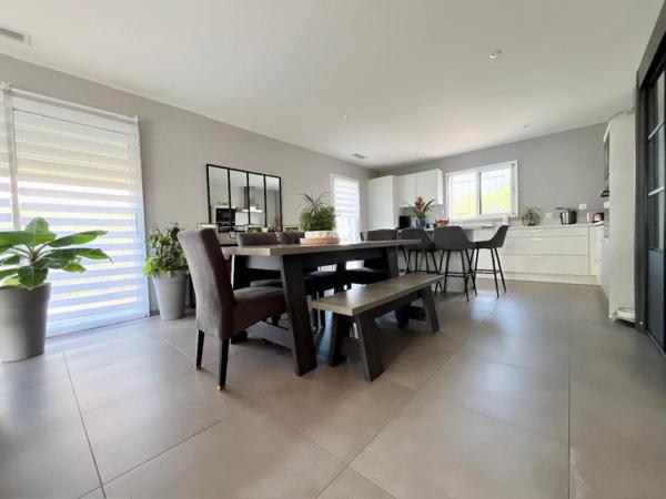 Magnifique maison de 118 m² en R+1 sur un terrain de 435 m²  en 3 faces piscinable et sans vis-à-vis