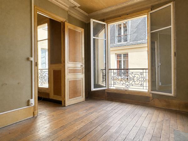 Appartement
         2 pièces
        - 36 m² 288 000 € *