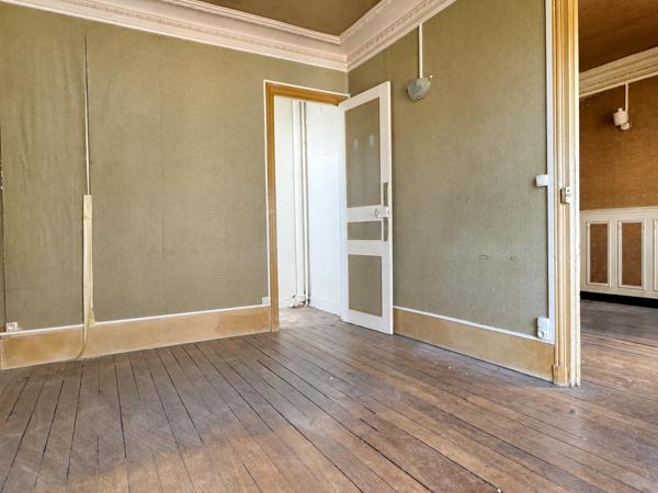 Appartement
         2 pièces
        - 36 m² 288 000 € *