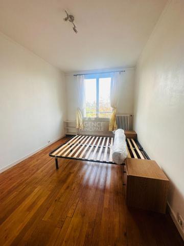 Appartement de 4 pièces meublé - SAINT GERMAIN EN LAYE Loyer 1 795 €/mois charges comprises **  - Référence  18093