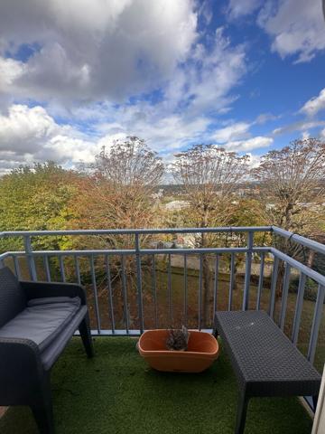 Appartement de 4 pièces meublé - SAINT GERMAIN EN LAYE Loyer 1 795 €/mois charges comprises **  - Référence  18093