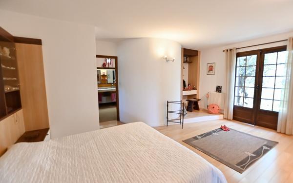 Maison à vendre    5 pièces • 265 m2 Cabris