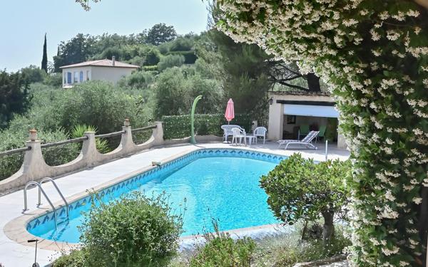 Maison à vendre    5 pièces • 265 m2 Cabris