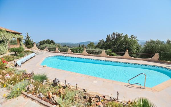 Maison à vendre    5 pièces • 265 m2 Cabris