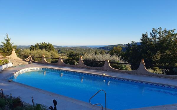 Maison à vendre    5 pièces • 265 m2 Cabris