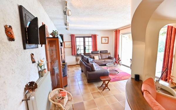 Maison à vendre    5 pièces • 265 m2 Cabris