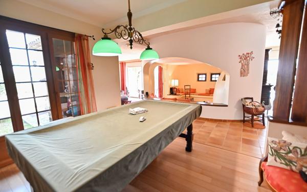 Maison à vendre    5 pièces • 265 m2 Cabris