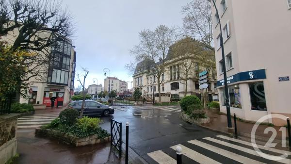 Parking à vendre  15,84 m 2   ST MAUR DES FOSSES  - 94
