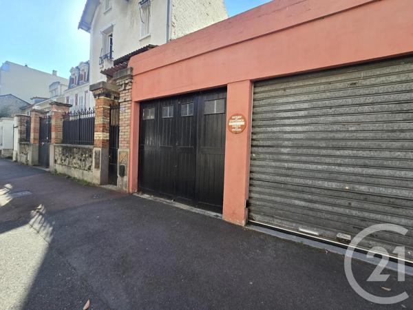 Parking à vendre  15,84 m 2   ST MAUR DES FOSSES  - 94