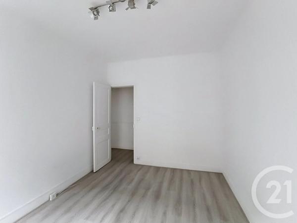 Appartement F2 à vendre  2 pièces - 33,05 m 2   ST DENIS  - 93