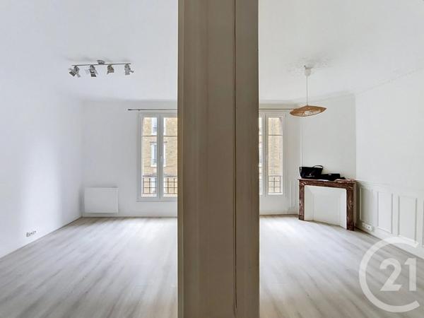 Appartement F2 à vendre  2 pièces - 33,05 m 2   ST DENIS  - 93