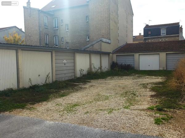 Location - Garage et parking Reims 51100 8 m 2