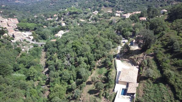 Terrain Constructible à Ville Di Paraso de 3 803 m² avec PC