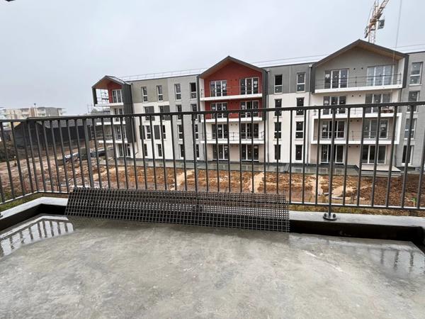 Location                                                      Appartement
                        
                     2 pièces                      41 m2                     à Luisant