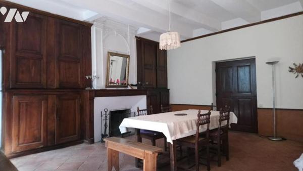 Ancienne maison de maître avec dépendances sur terrain de 11115 m²