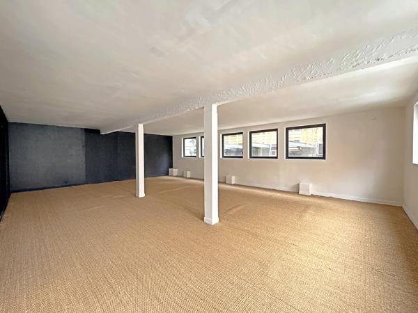 TOULOUSE - Les Chalets - Plateau avec sous-sol d'une surface totale de 156.4 m² , Toulouse