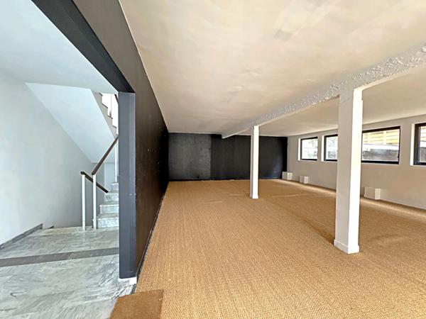 TOULOUSE - Les Chalets - Plateau avec sous-sol d'une surface totale de 156.4 m² , Toulouse