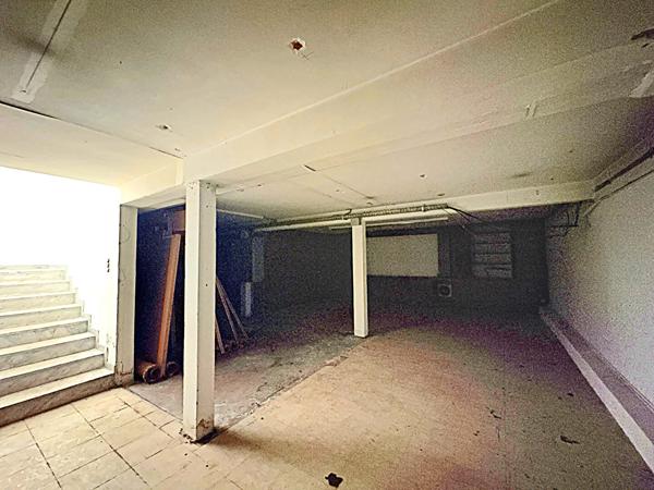 TOULOUSE - Les Chalets - Plateau avec sous-sol d'une surface totale de 156.4 m² , Toulouse