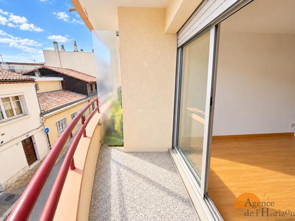 T1 BORDEAUX - EMPLACEMENT RECHERCHE - PROCHE TRAMWAY
