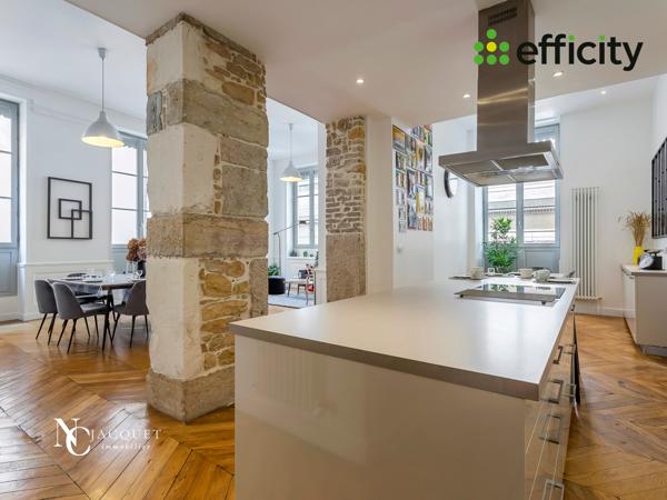 Appartement
         7 pièces
        - 260 m² Bien prestige 1 190 000 € *