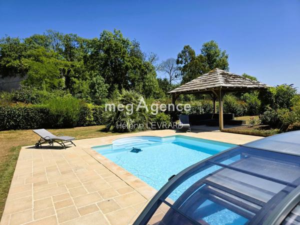 Maison à Évron, 53600 - 11 pièces 263m²