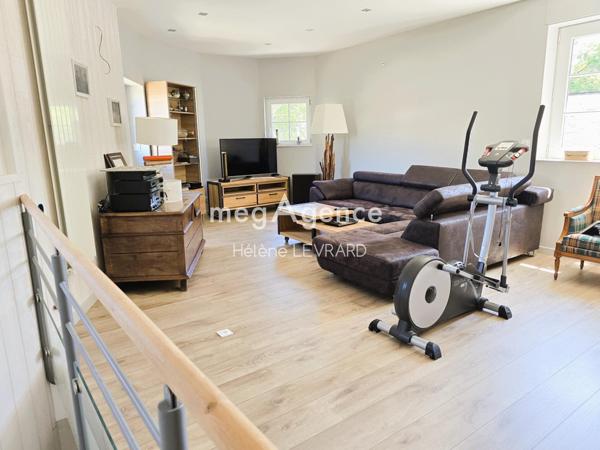 Maison à Évron, 53600 - 11 pièces 263m²