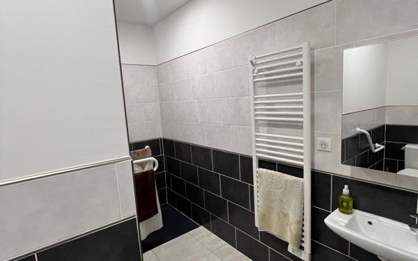 Maison à vendre    4 pièces •  Barjac