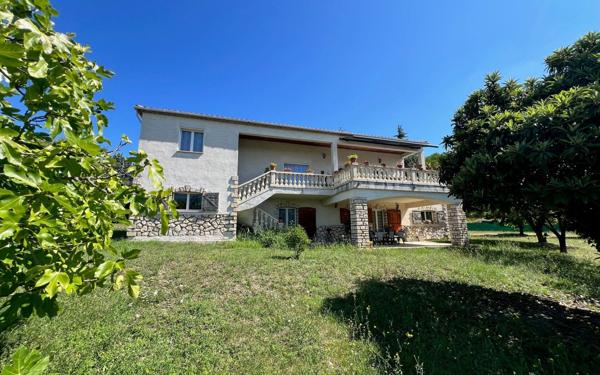 Maison à vendre    4 pièces •  Barjac